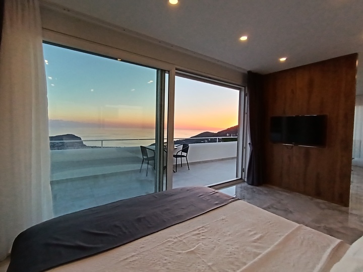 5 Star Villa Summit – Panoramic Mountain & Sea Escape