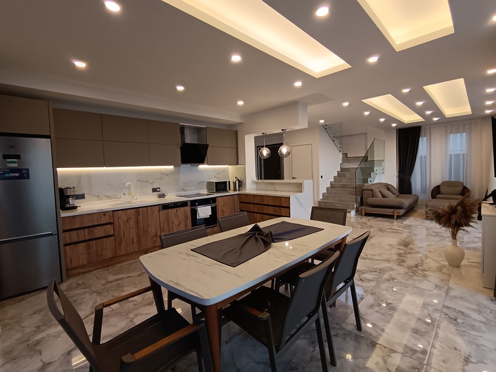 5 Star Villa Summit – Panoramic Mountain & Sea Escape