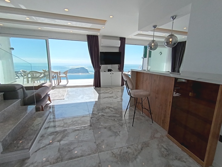 5 Star Villa Summit – Panoramic Mountain & Sea Escape