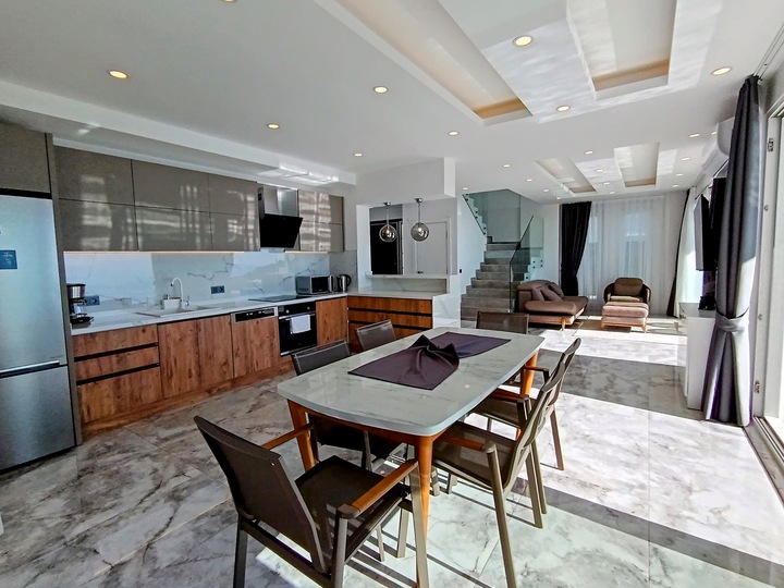 5 Star Villa Summit – Panoramic Mountain & Sea Escape