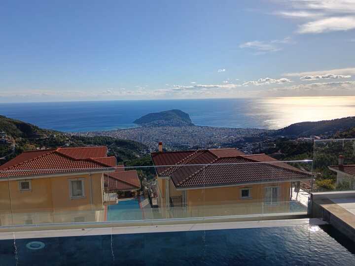 5 Star Villa Horizon – Mountain & Sea Escape