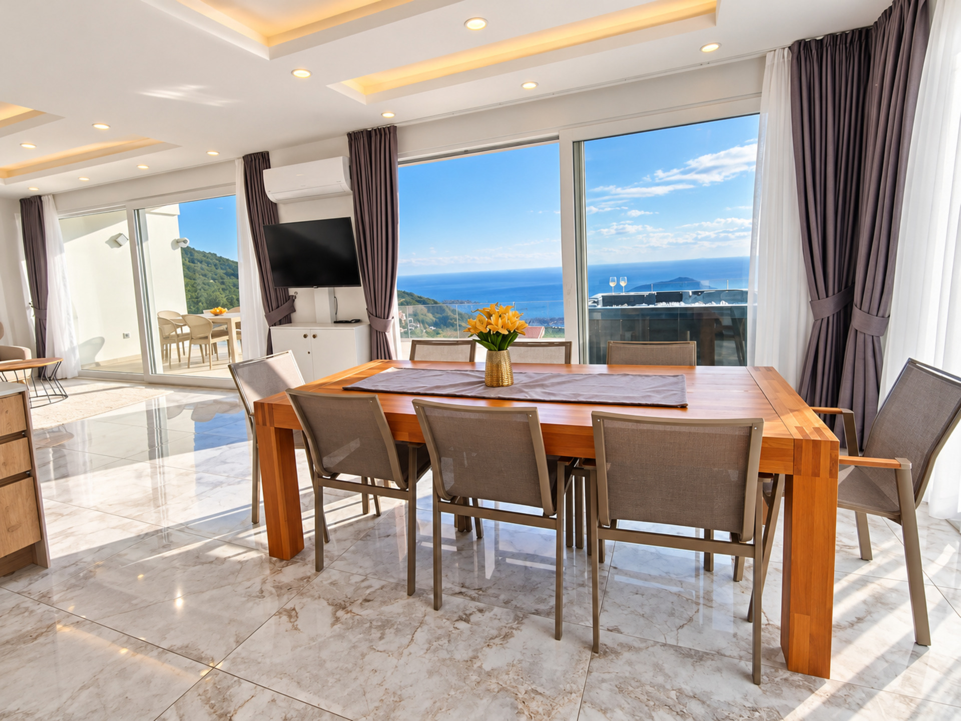 5 Star Villa Horizon – Mountain & Sea Escape