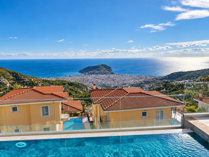 5 Star Villa Horizon – Mountain & Sea Escape