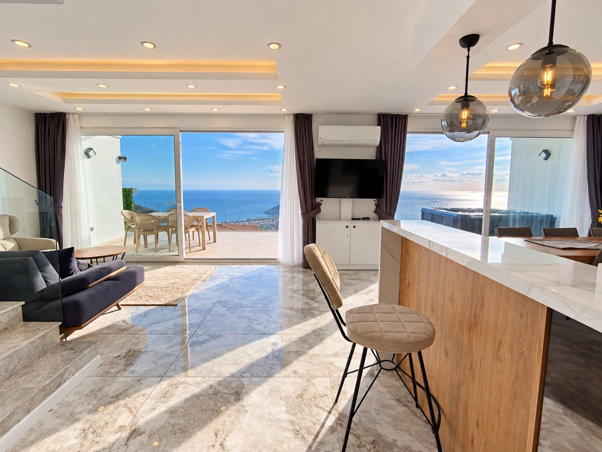 5 Star Villa Horizon – Mountain & Sea Escape