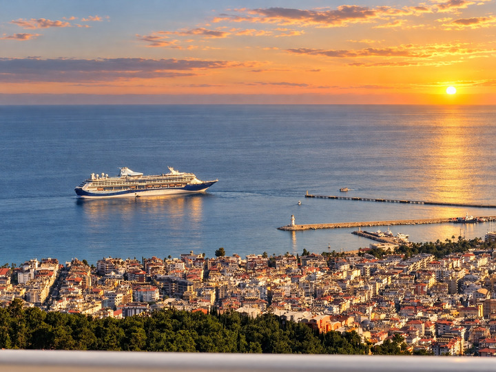 5 Star Villa Horizon – Mountain & Sea Escape