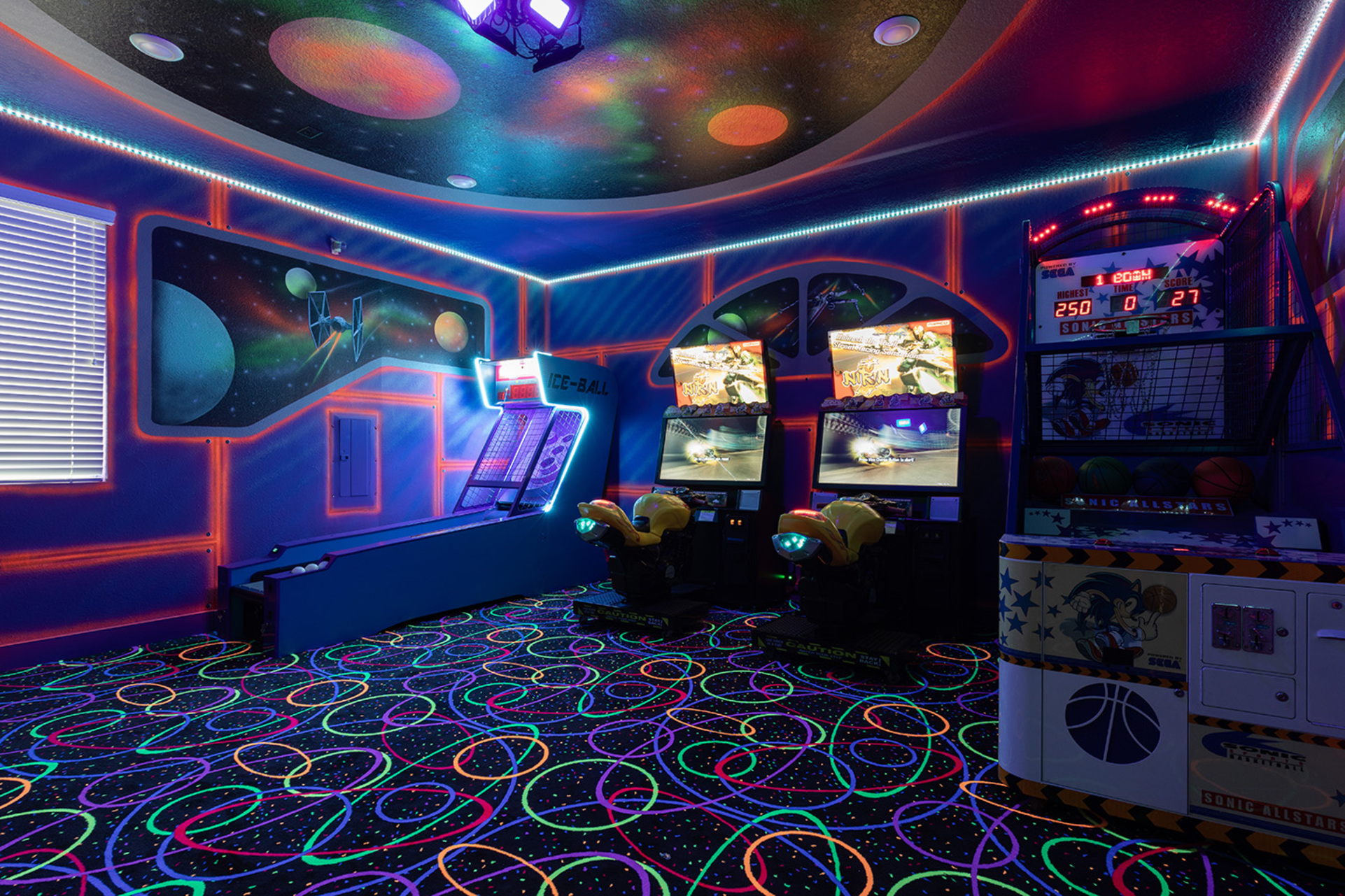 [amenities:game-room:2] Game Room
