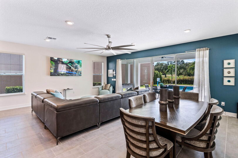 Rent the Perfect 4 Bedroom Villa, Reunion Resort Villa 1018