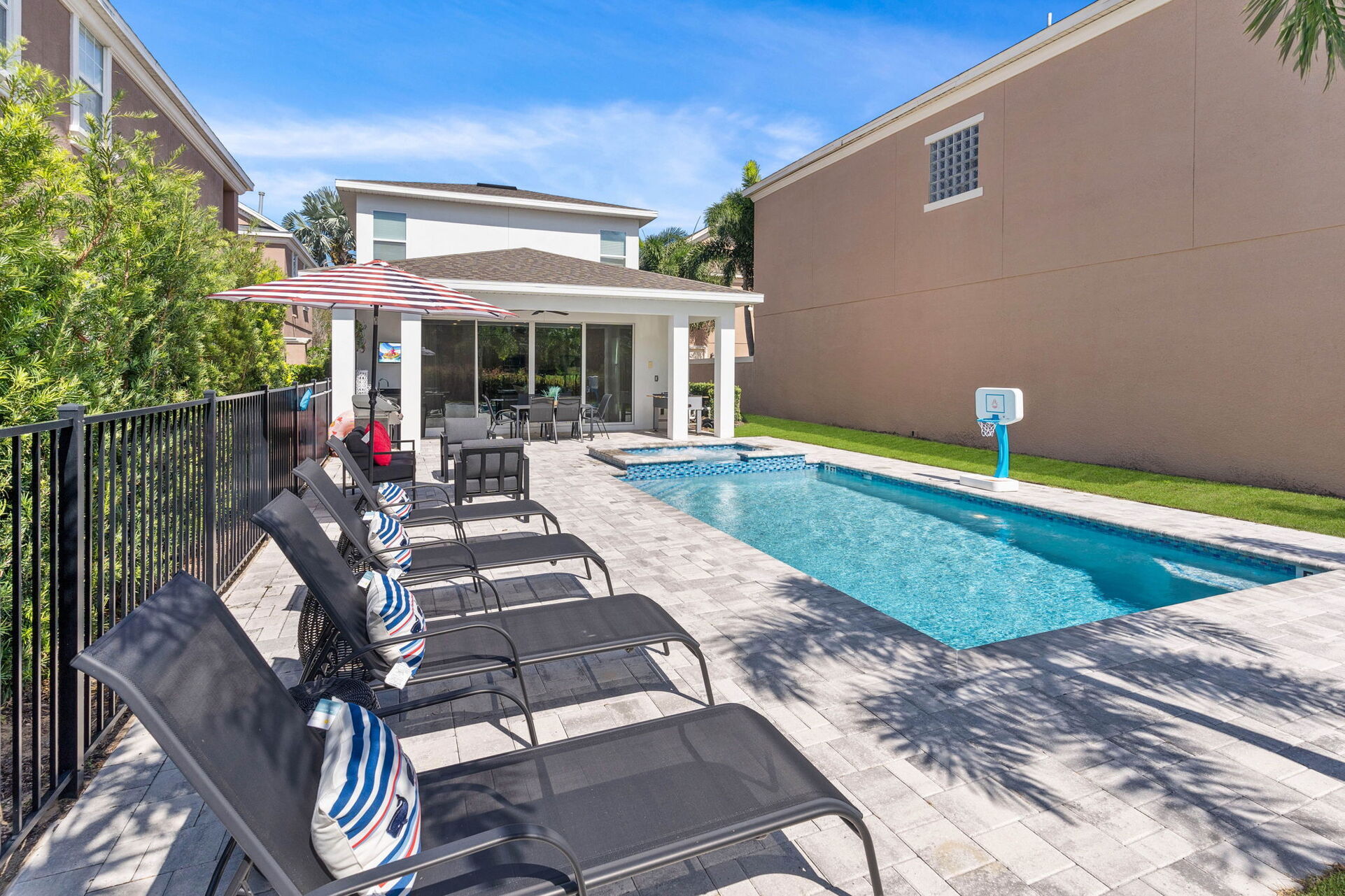 Rent the Perfect 4 Bedroom Villa, Reunion Resort Villa 1018