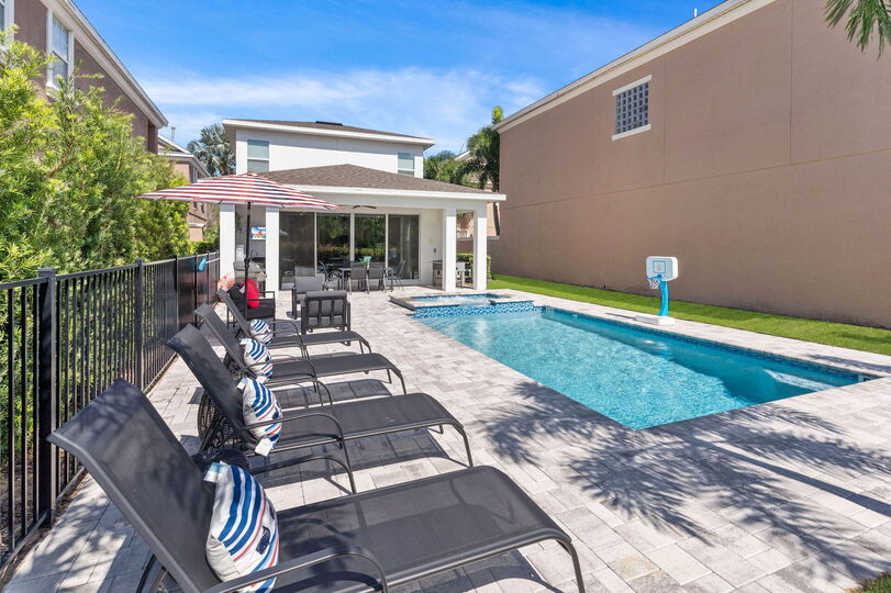 Rent the Perfect 4 Bedroom Villa, Reunion Resort Villa 1018