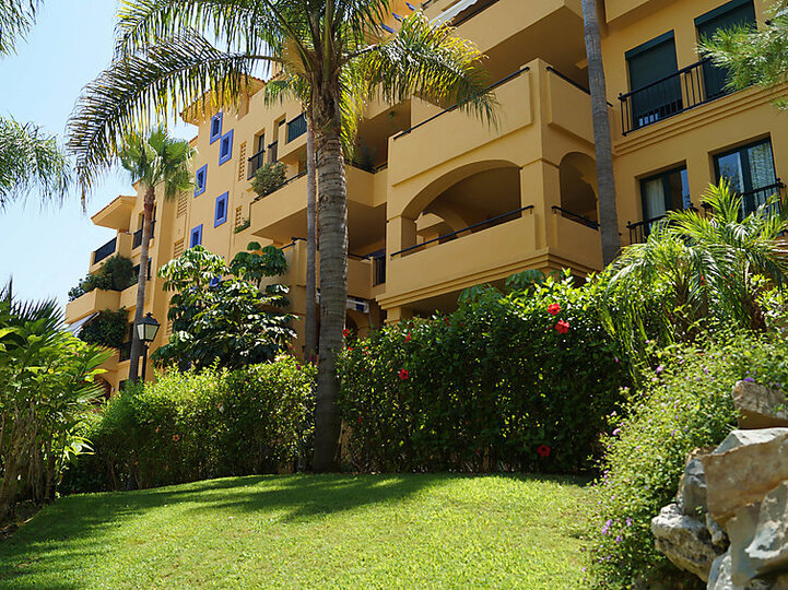 Stylish 3-Bedroom Retreat, Costa del Sol Apartment 1193