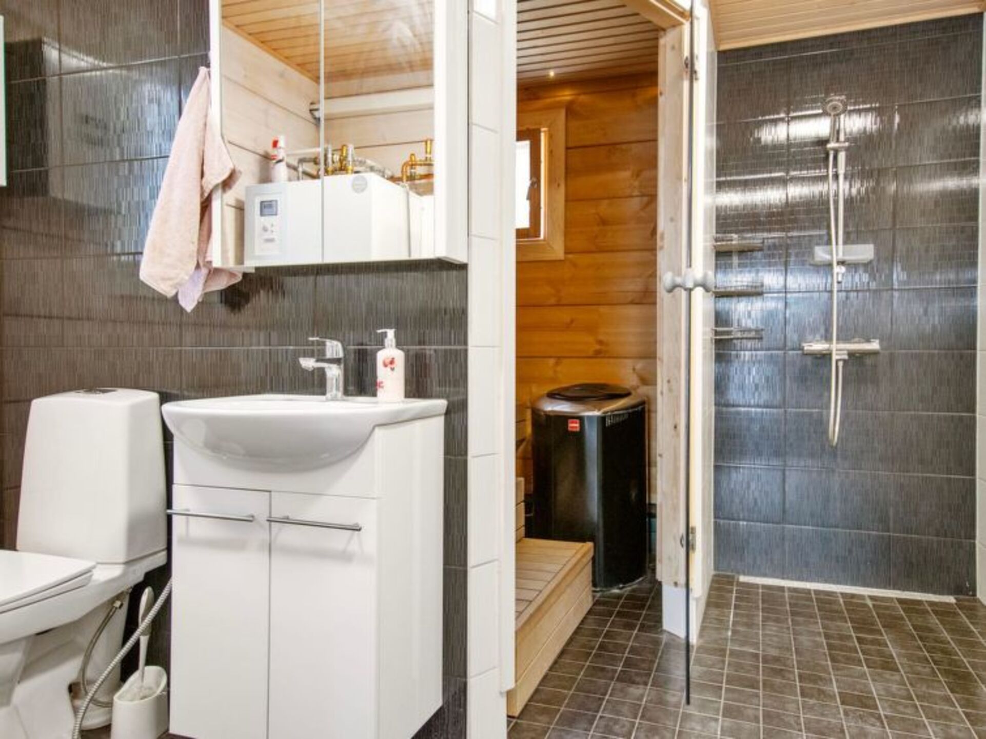 Bathroom / Wellness