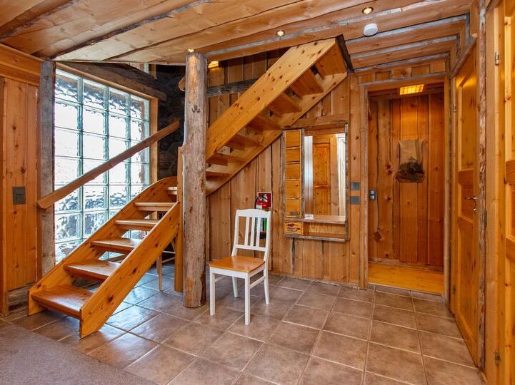 Your Home from Home, Inari 1283