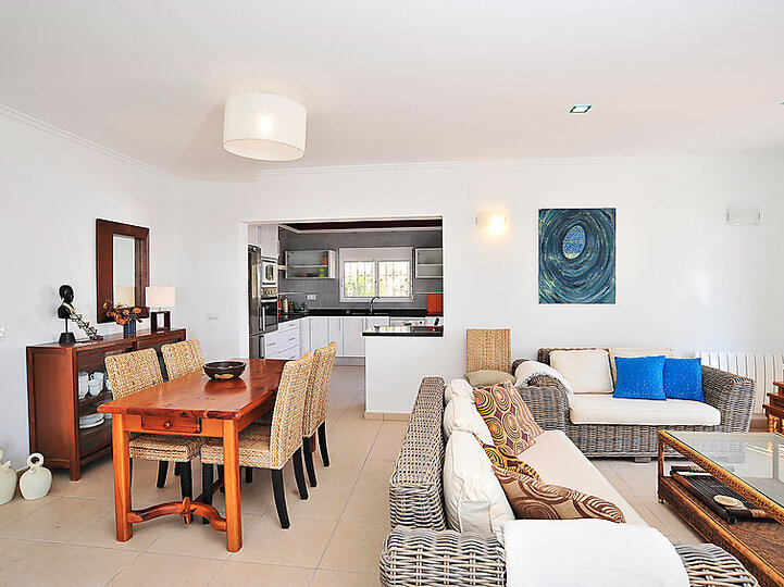 Exquisite Villa with Panoramic Sea Views,1027