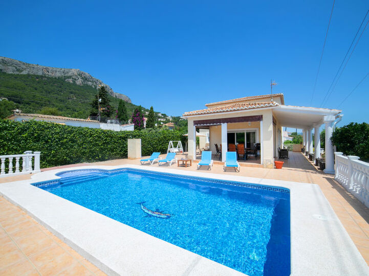 Costa Blanca Paradise: 6 Bedroom Villa,1050, Calpe, Spain