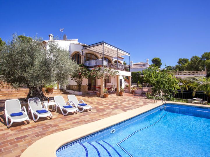 Coastal Chic: 4 Bedroom Villa,1086, Xàbia, Spain