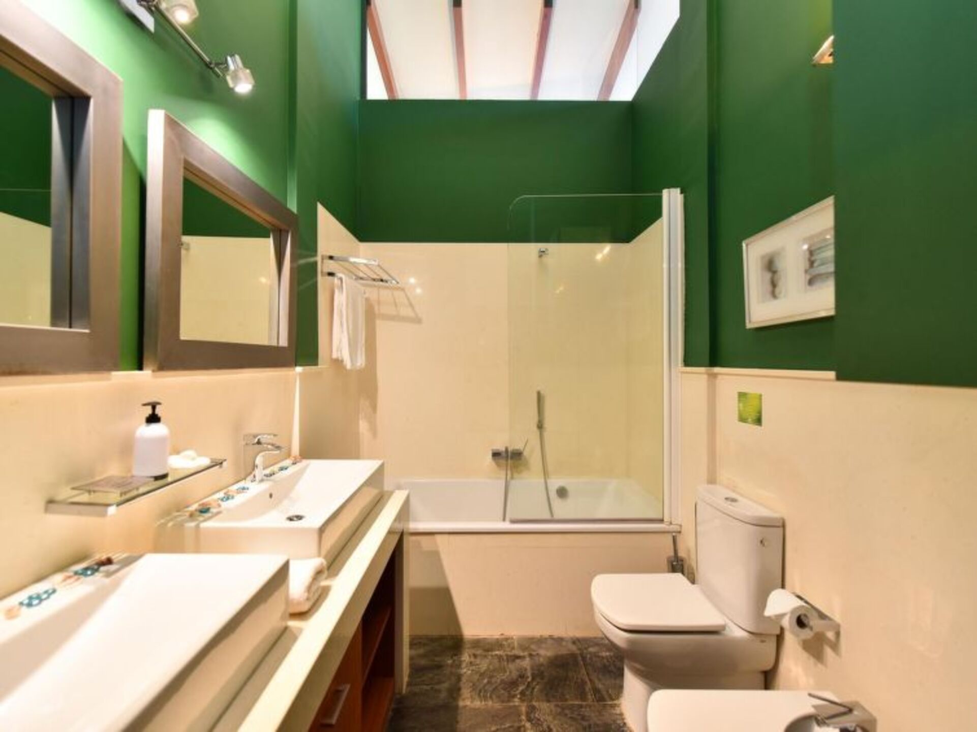 Bathroom / Wellness