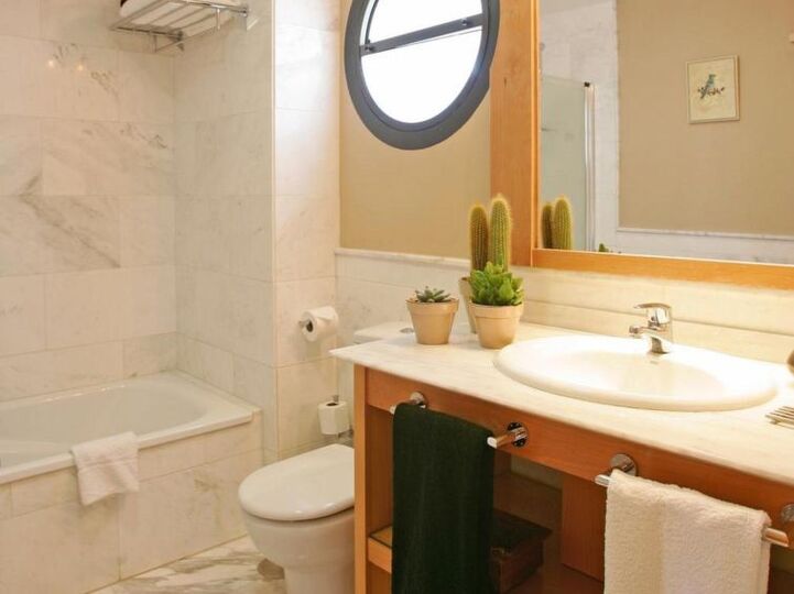 Bathroom / Wellness