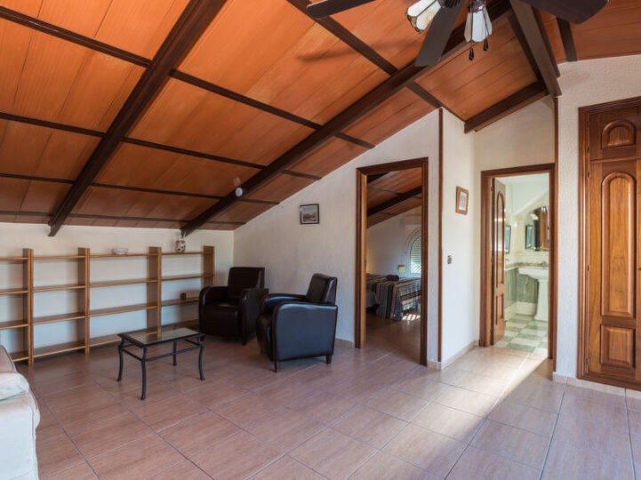 Stunning 3 Bedroom Villa with Ocean Views,1141