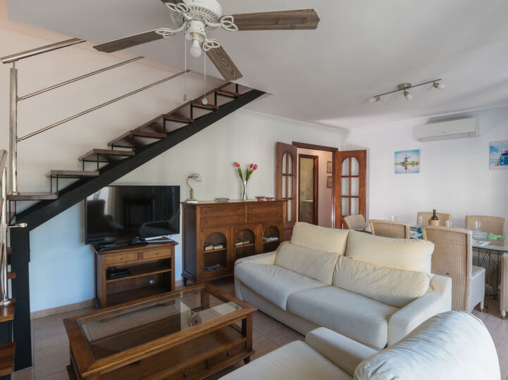Stunning 3 Bedroom Villa with Ocean Views,1141