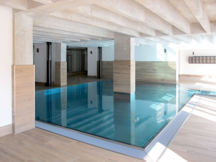 Pool Indoor