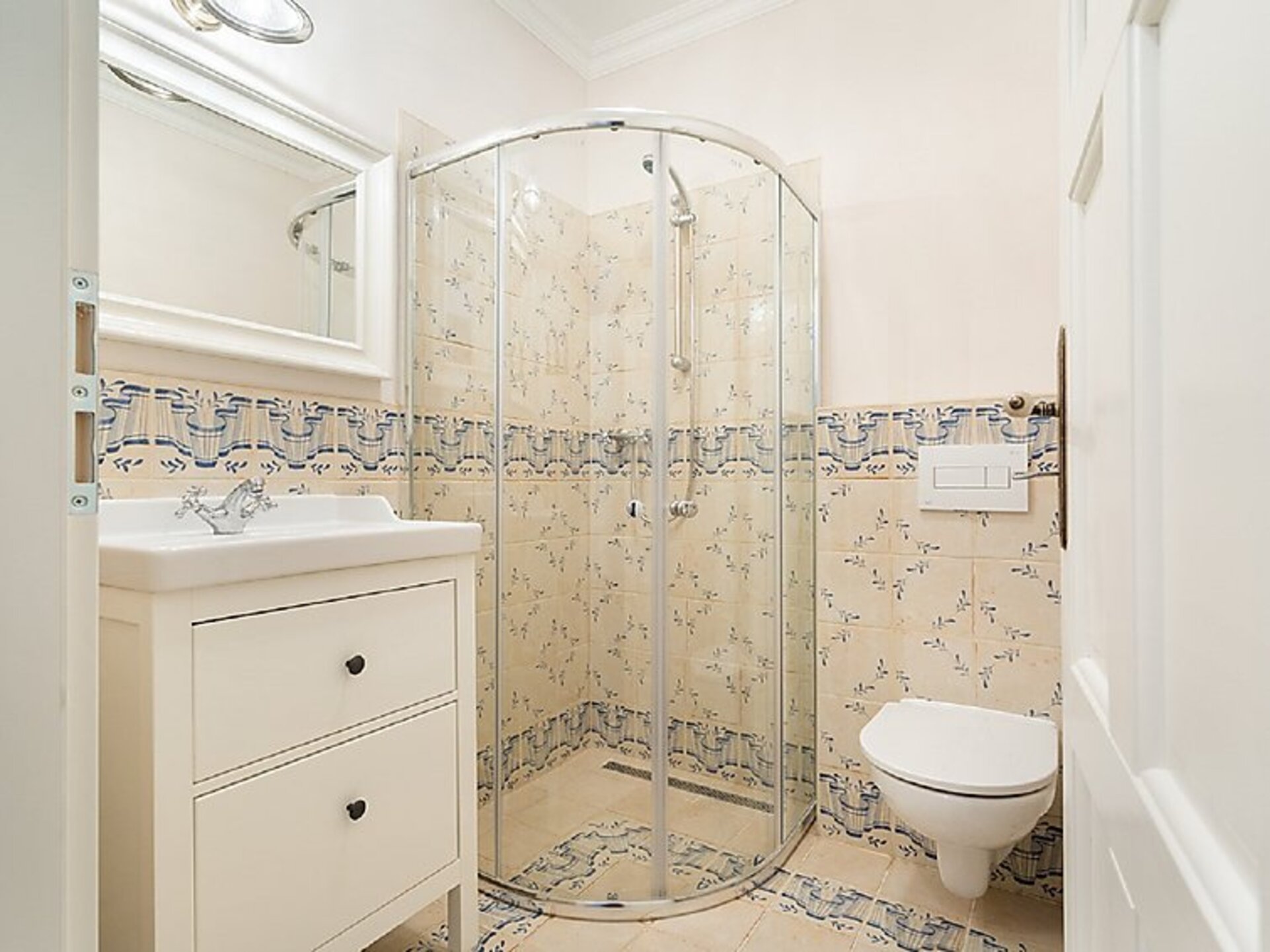 Charming 6 BR House with Panoramic Views,1000