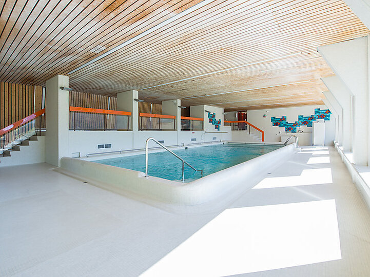 Pool Indoor