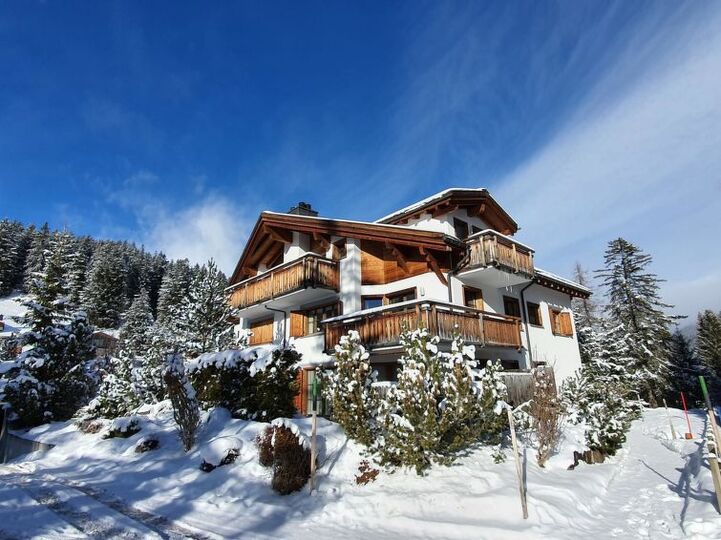 Tranquil 2 Bedroom Hideaway in Graubünden,1125