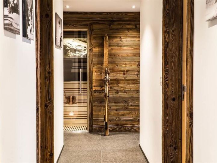 Cozy Villa for Sale in Saas-Fee, 1263