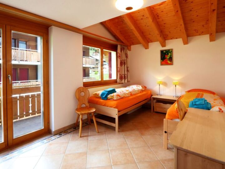 Charming 2 Bed Villa in Saas-Fee, 1268