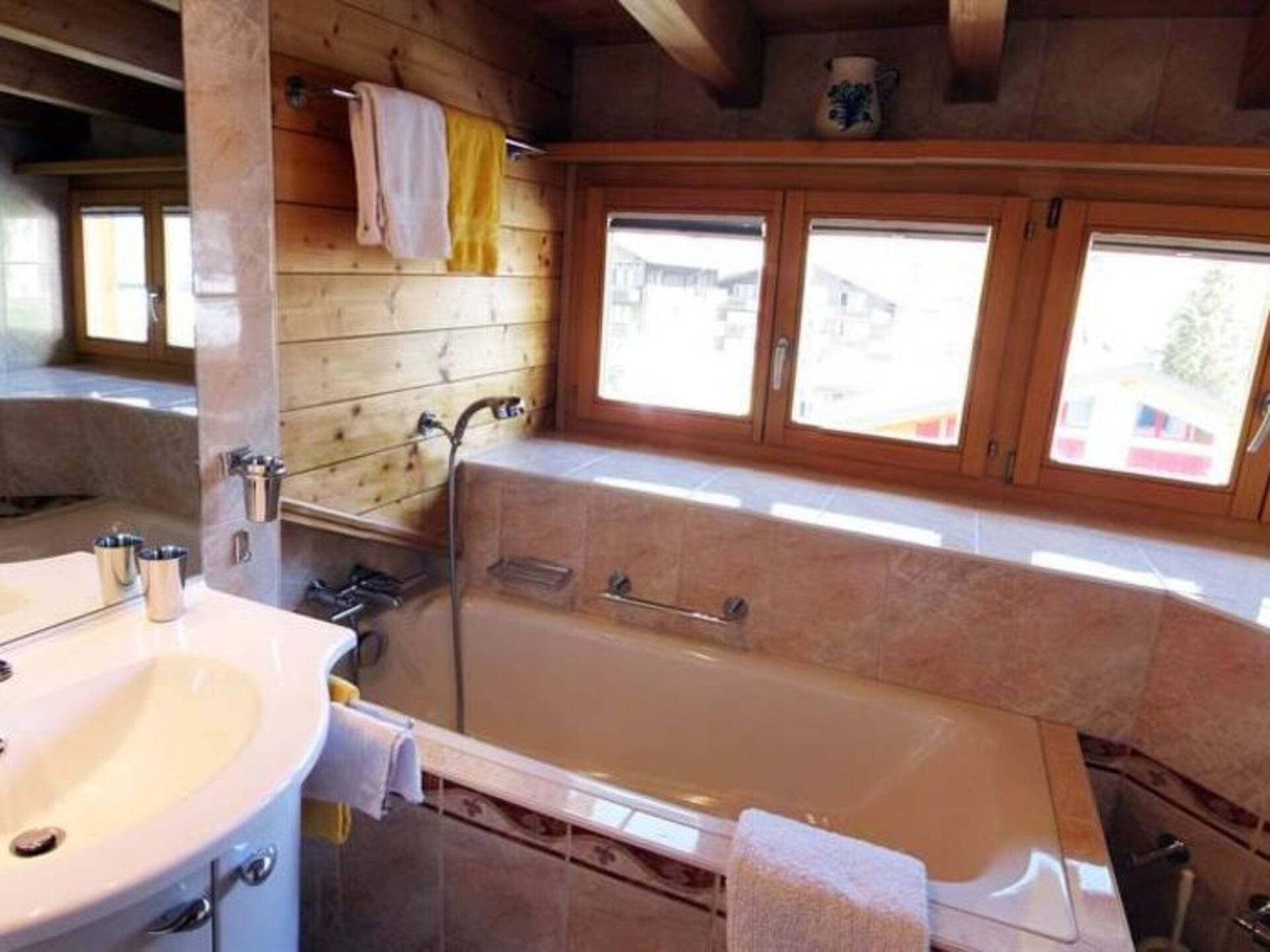 Charming 2 Bed Villa in Saas-Fee, 1268
