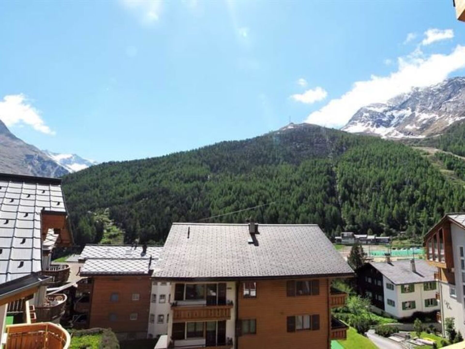 Charming 2 Bed Villa in Saas-Fee, 1268