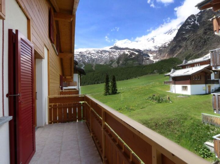 Charming 2 Bed Villa in Saas-Fee, 1268