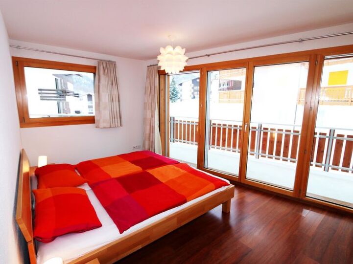 Spacious 3 Bedroom Retreat in Saas-Fee, 1274