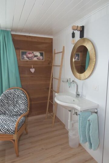Modern 2BR Villa in Saas-Grund, 1257