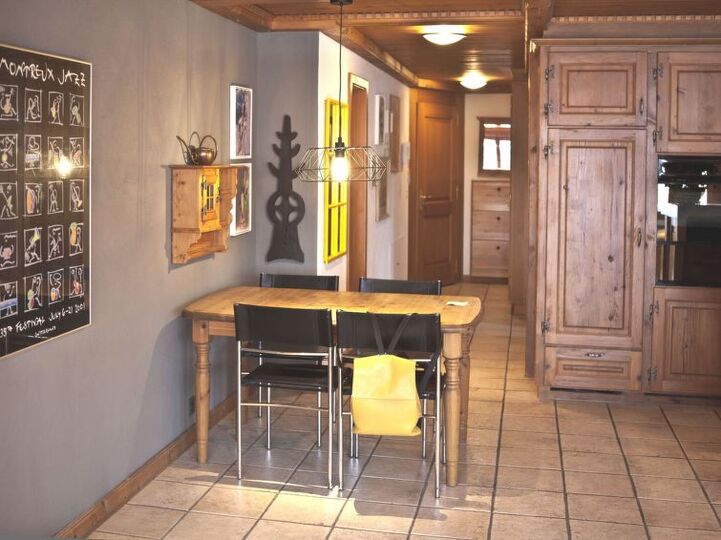 Tranquil Villa Oasis in Saanen for Rent, 1186