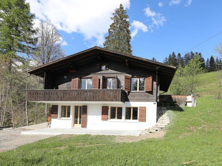 Elegant 4 Bedroom Villa in the Heart of Lenk, 1190, Lenk, Switzerland