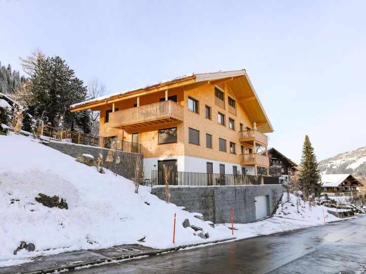 Elegant Family Home in Zweisimmen, 1177