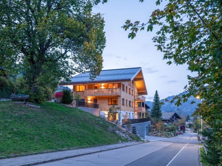 Escape to Zweisimmen Villa, 1193