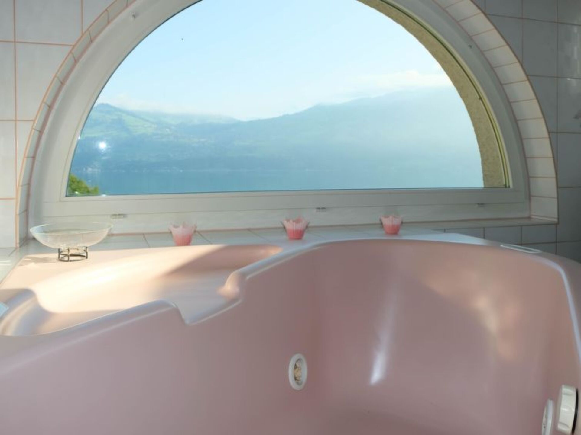 Spiez Dream Home: 5 Bedroom Villa with Pool, 1199