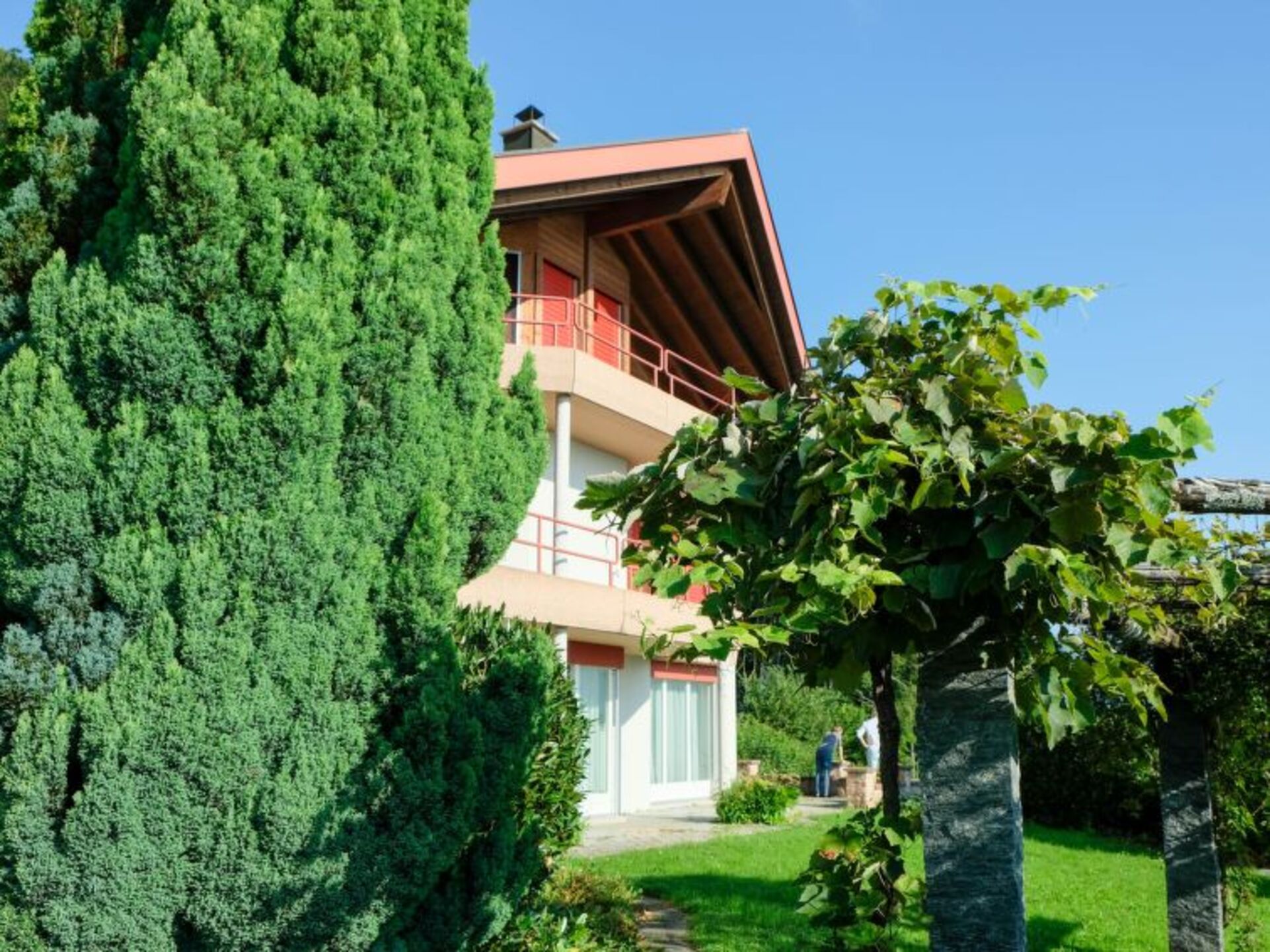 Spiez Dream Home: 5 Bedroom Villa with Pool, 1199