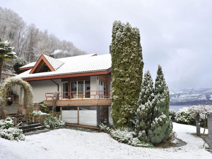 Spiez Dream Home: 5 Bedroom Villa with Pool, 1199