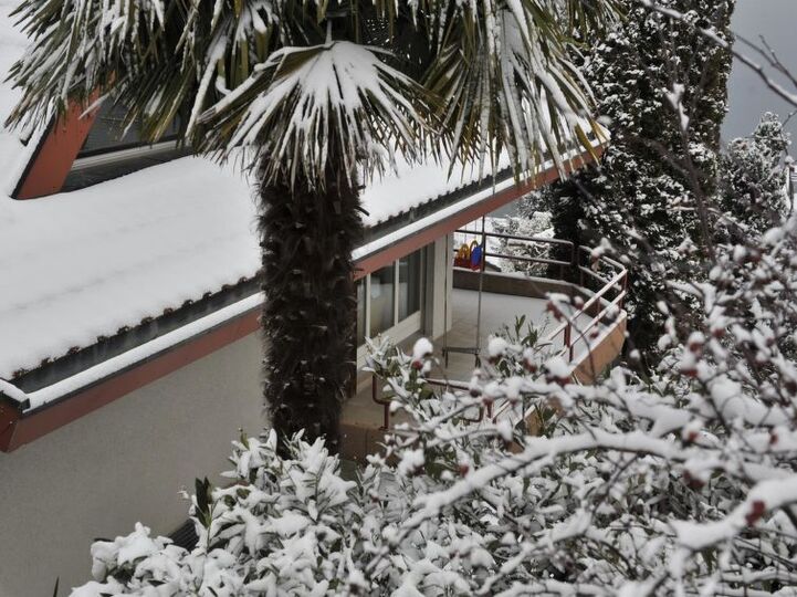 Spiez Dream Home: 5 Bedroom Villa with Pool, 1199
