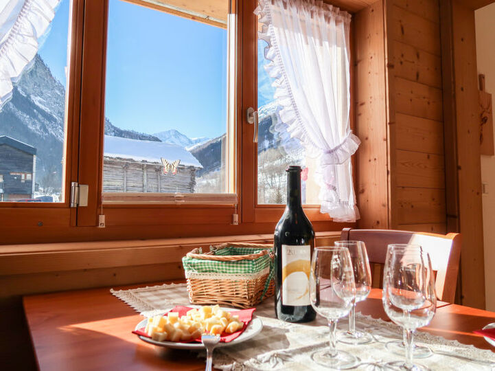 Quaint 2BR Alpine Chalet in Evolène, 1285, Evolène, Switzerland