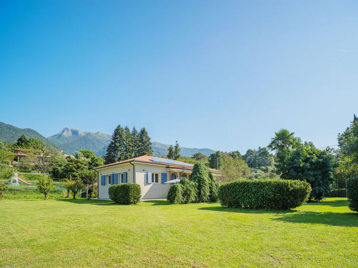 Tranquil Oasis: 4 Bedroom Villa in Camaiore, 1007, Camaiore, Italy