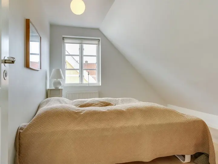 Your Home from Home, Skagen 1012