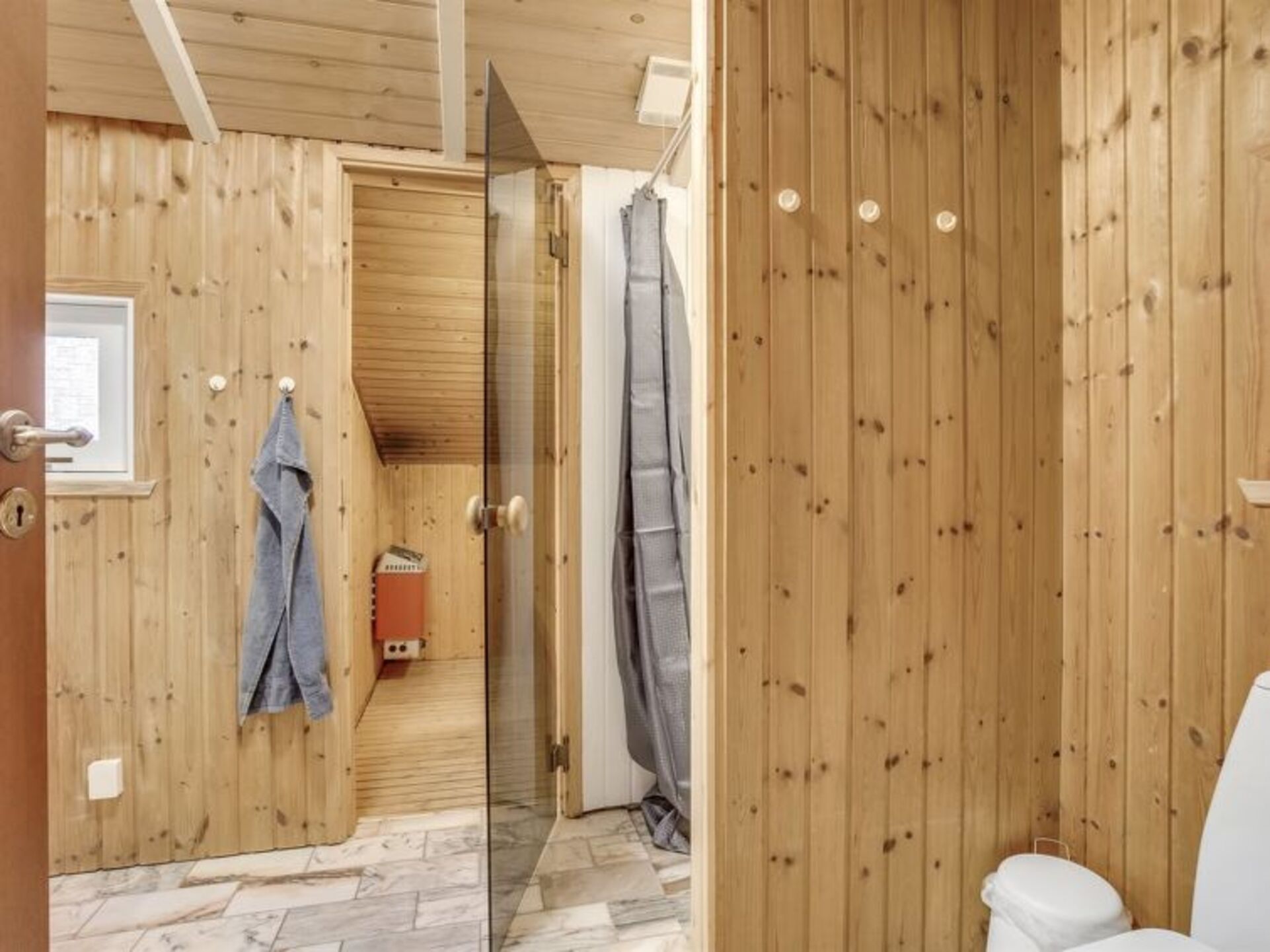 Bathroom / Wellness