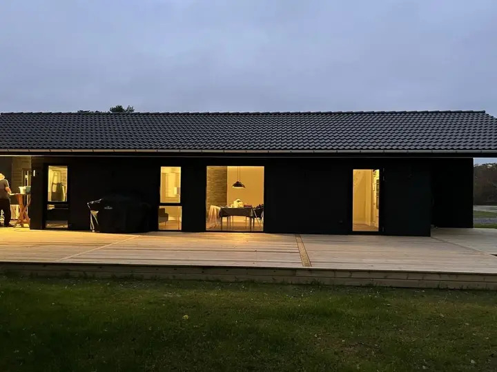 Perfect Family Retreat, Hals 1007