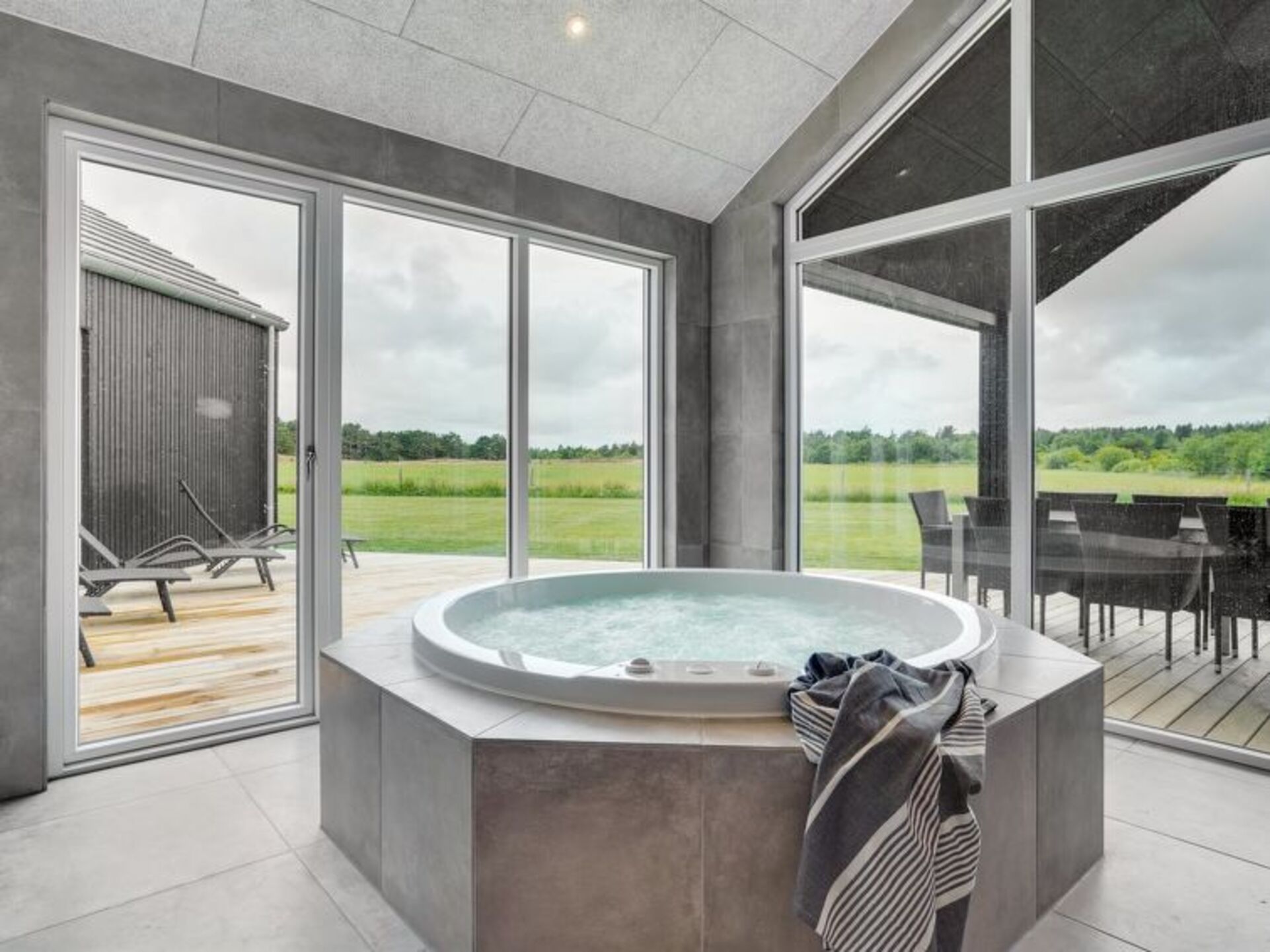 Bathroom / Wellness