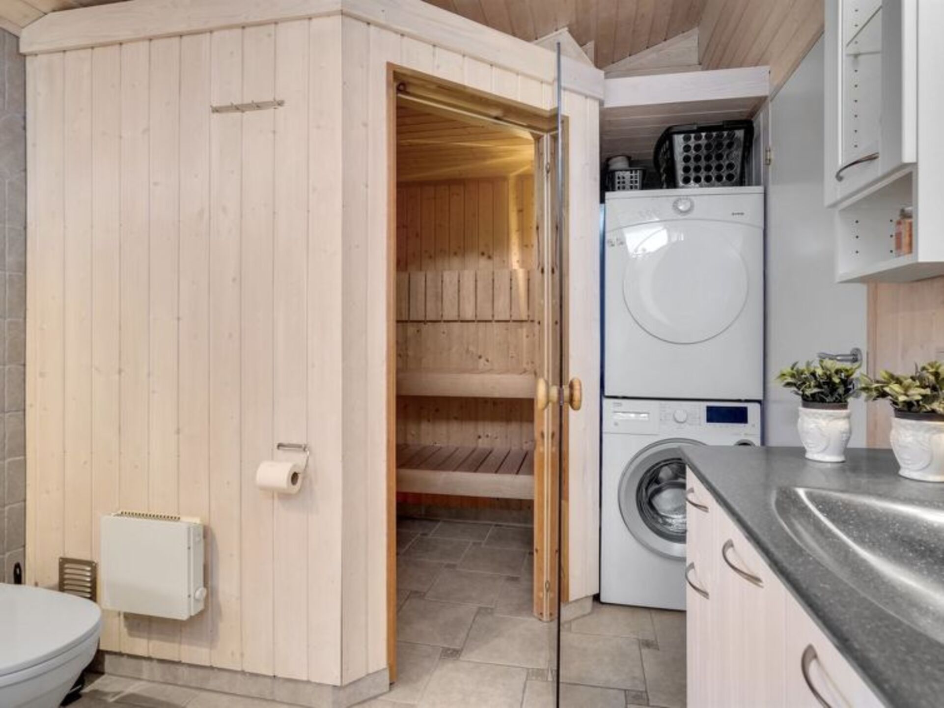Bathroom / Wellness