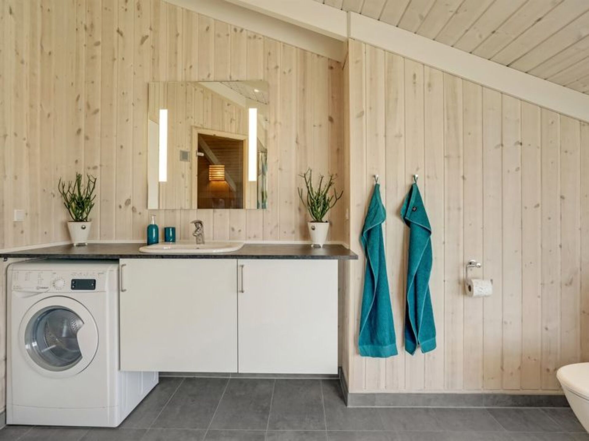 Bathroom / Wellness